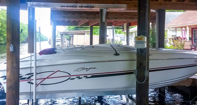 Speedboats and Powerboats Boat Lifts